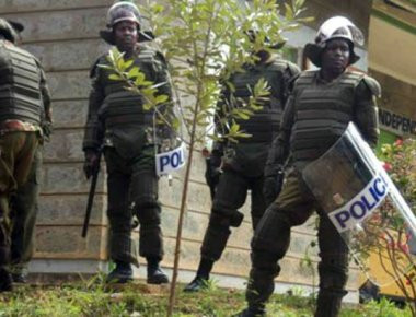 Κένυα: Διπλή βομβιστική επίθεση εναντίον αστυνομικών οχημάτων- 8 οι νεκροί